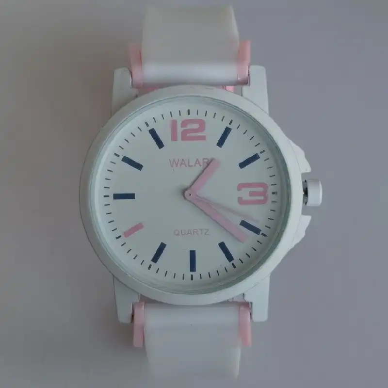 ساعت مچی عقربه ای والار مدل se108