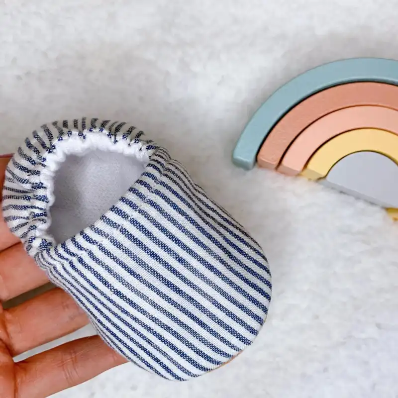 پاپوش نوزادی مدل فینگیلی همراه با کیسه جمع شو کد Ringi_00