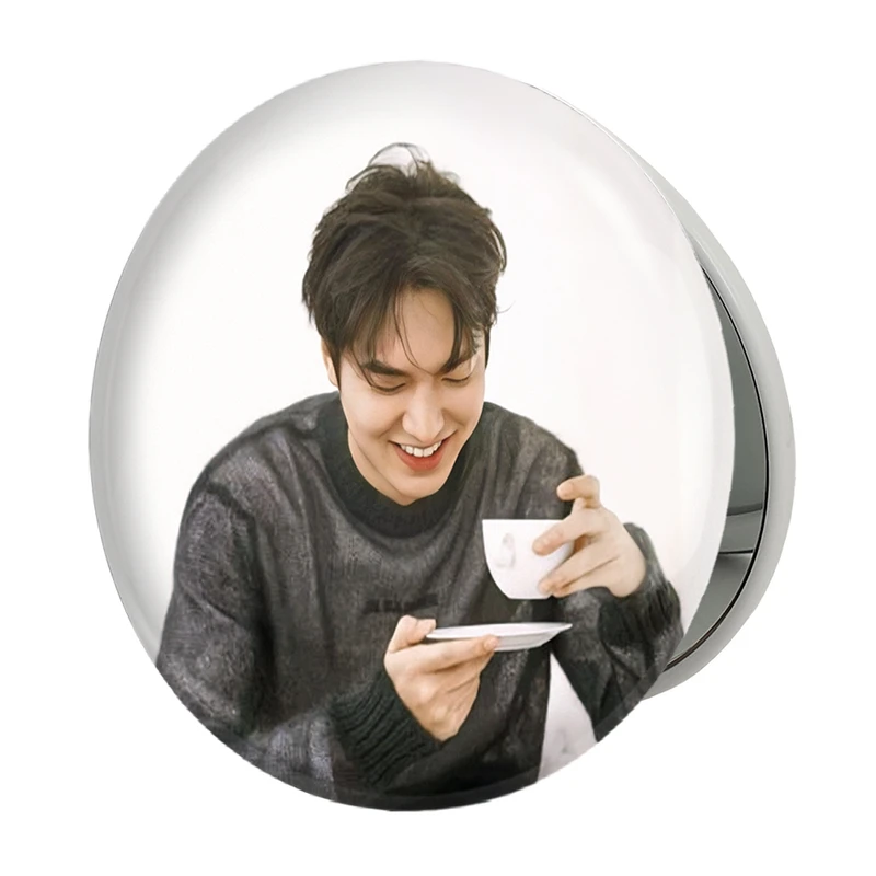 آینه جیبی خندالو طرح لی مین هو Leemin ho مدل تاشو کد 20873 