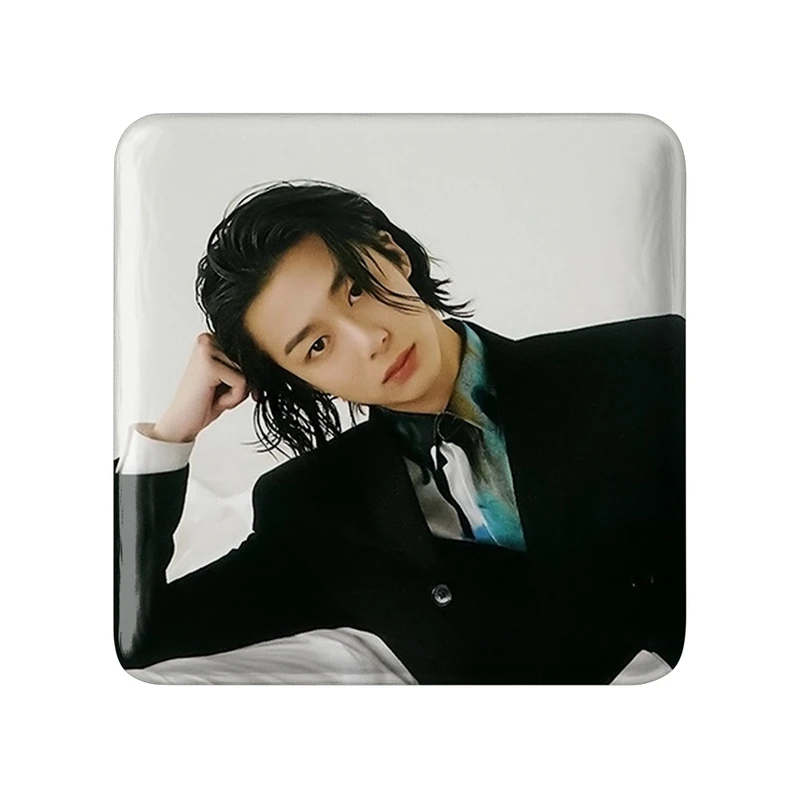 مگنت خندالو طرح هیونگ وون گروه مانستا اکس MONSTA X  مدل مربعی کد 21178