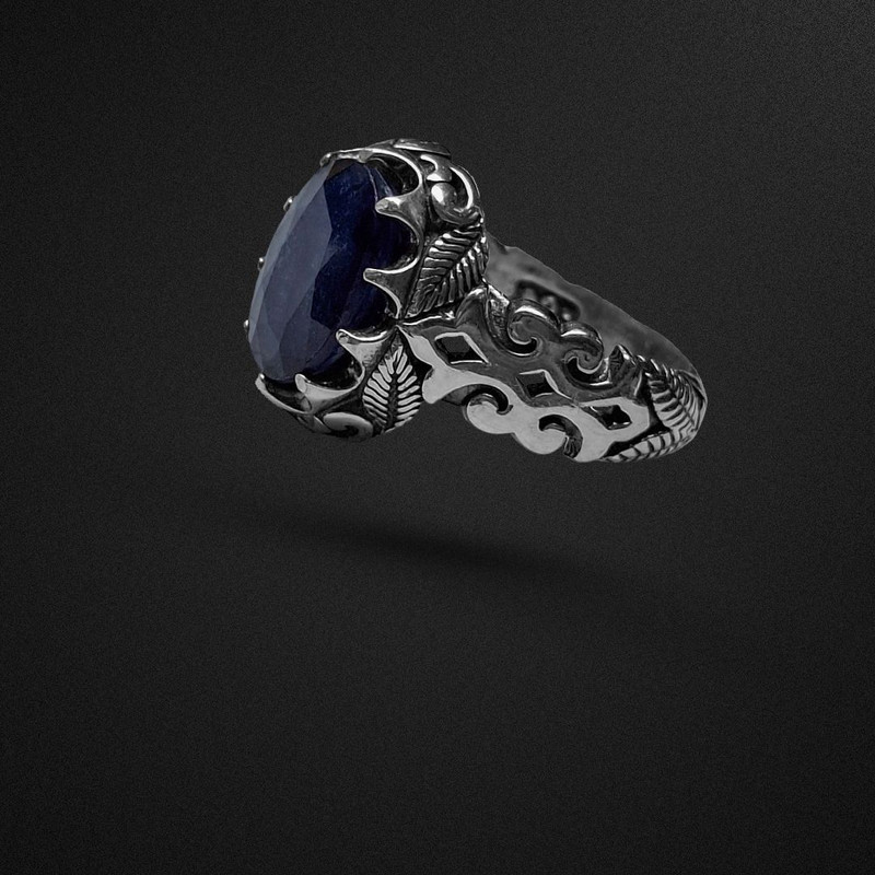 انگشتر نقره مردانه مدل یاقوت کبود آفریقایی رکاب برگ‌دار