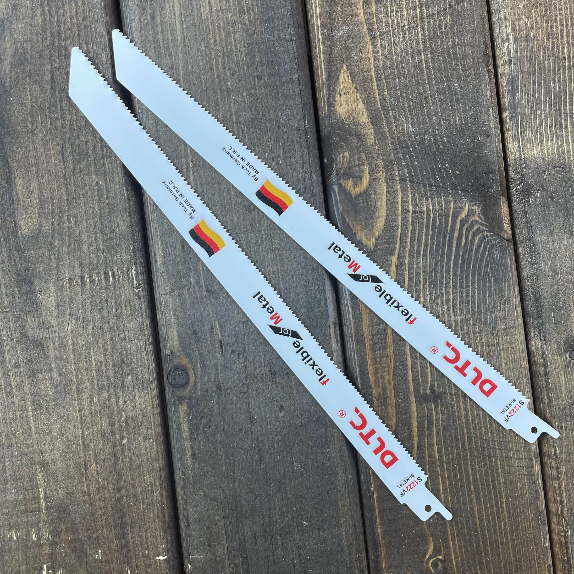 تیغ اره افقی بر صنعتی دی ال تی سی مدل s1222 مجموعه دو عددی