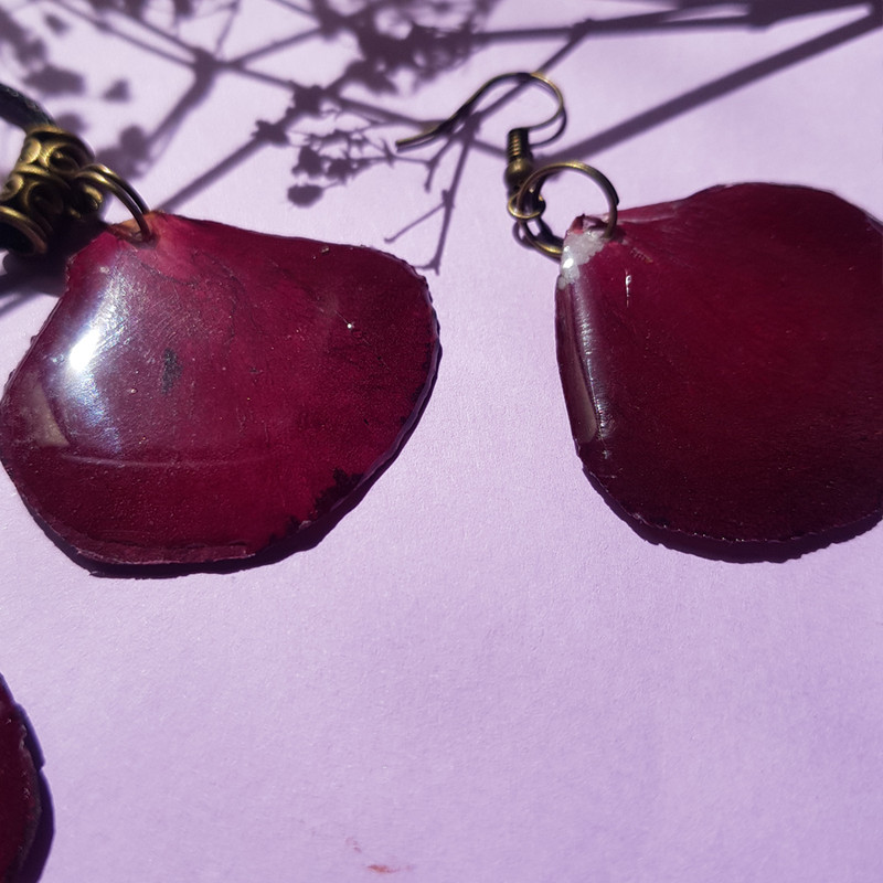 نیم ست دخترانه مدل رزینی طرح گل رز نیم ست دخترانه مدل رزینی طرح گل رز