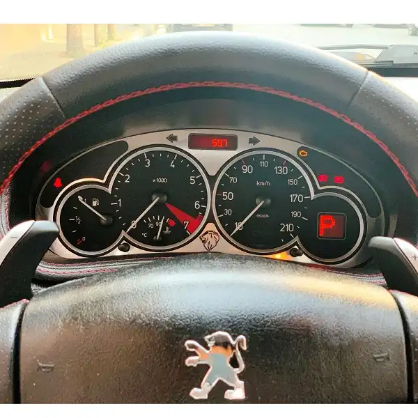 قاب دور کیلومتر خودرو مدل k3 مناسب برای پژو 206