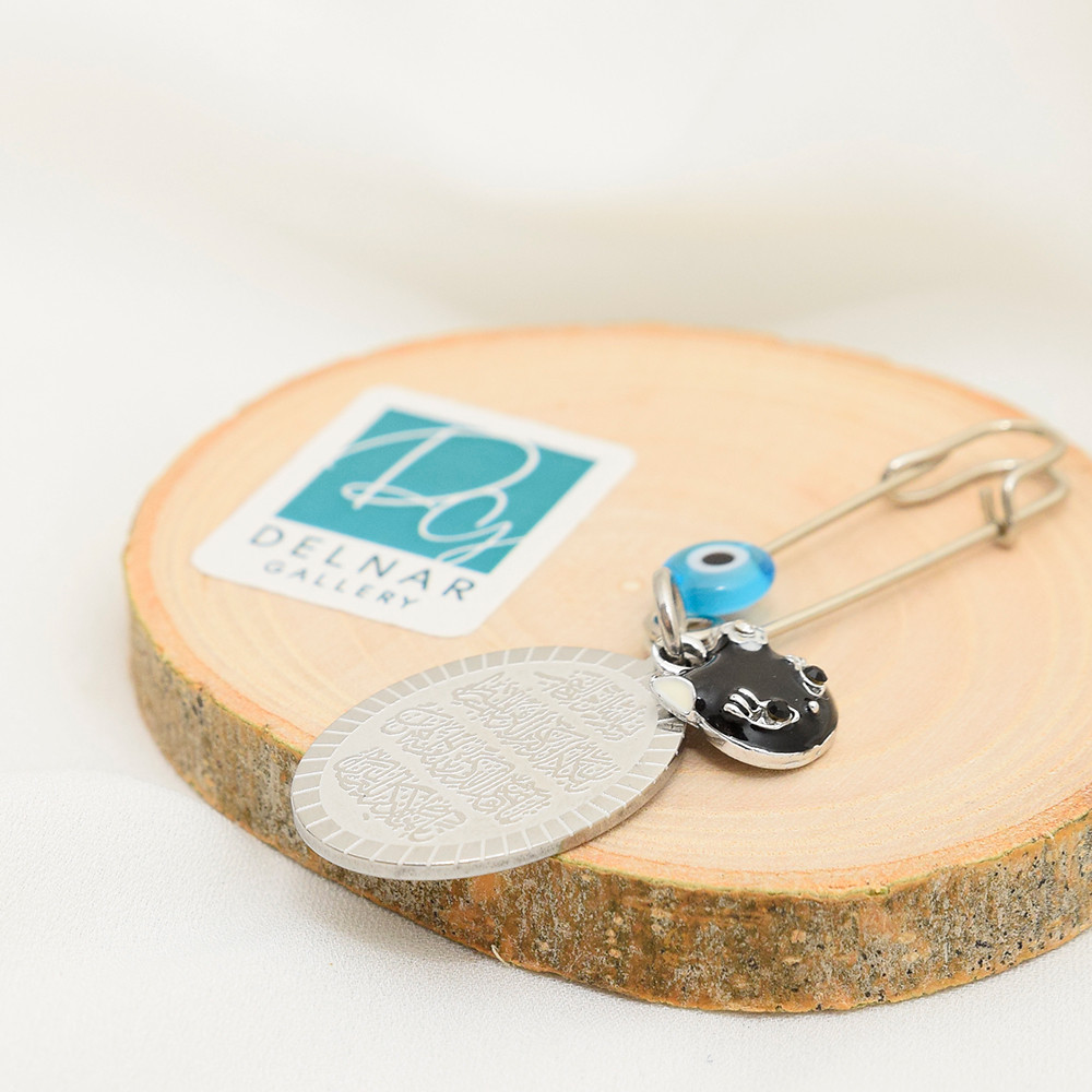 سنجاق سینه دخترانه دلنار گالری مدل وان یکاد و چشم نظر و گربه