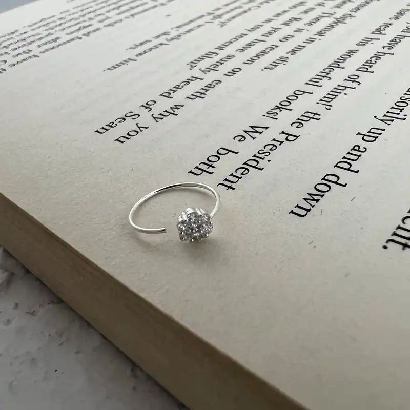 پیرسینگ نقره زنانه مدل گل کد P4619