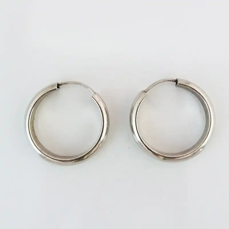 گوشواره نقره زنانه مدل حلقه‌ای کد NG2507