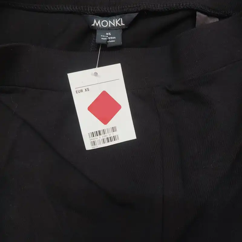 شلوارک ورزشی زنانه مانکی مدل 0721026001