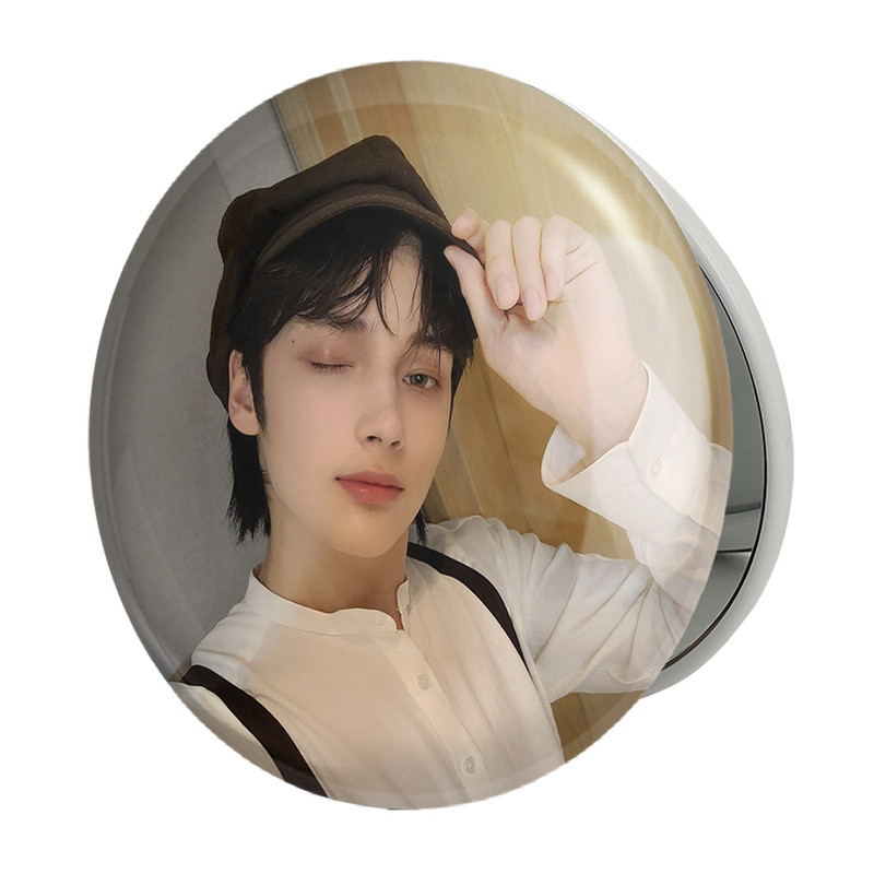 آینه جیبی خندالو طرح هیونینگ کای گروه تی اکس تی TXT مدل تاشو کد 20013