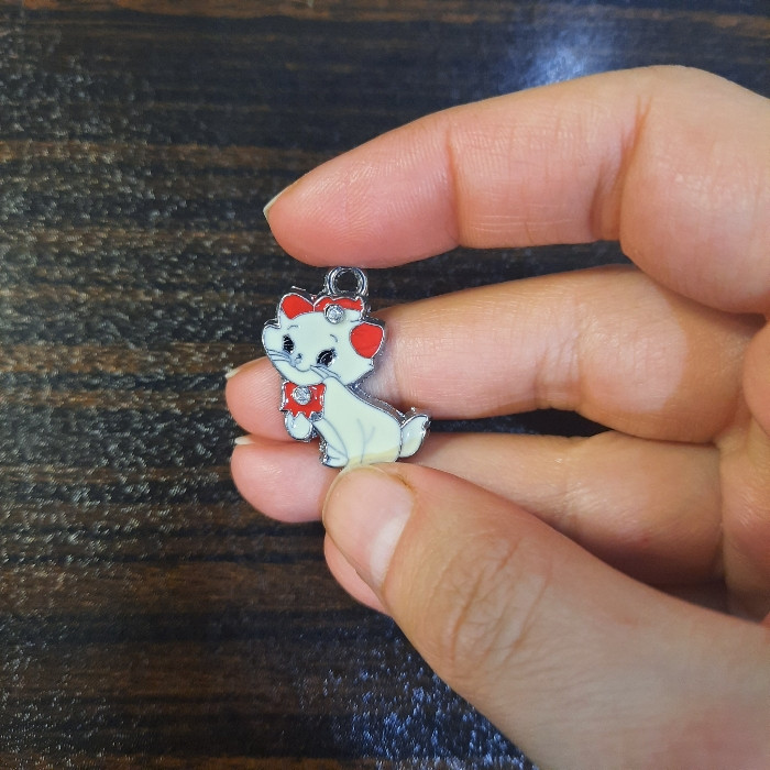 آویز گردنبند دخترانه مدل گربه اشرافی آویز گردنبند دخترانه مدل گربه اشرافی