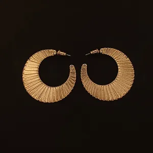 گوشواره زنانه آی ام مدل مصری کد 08