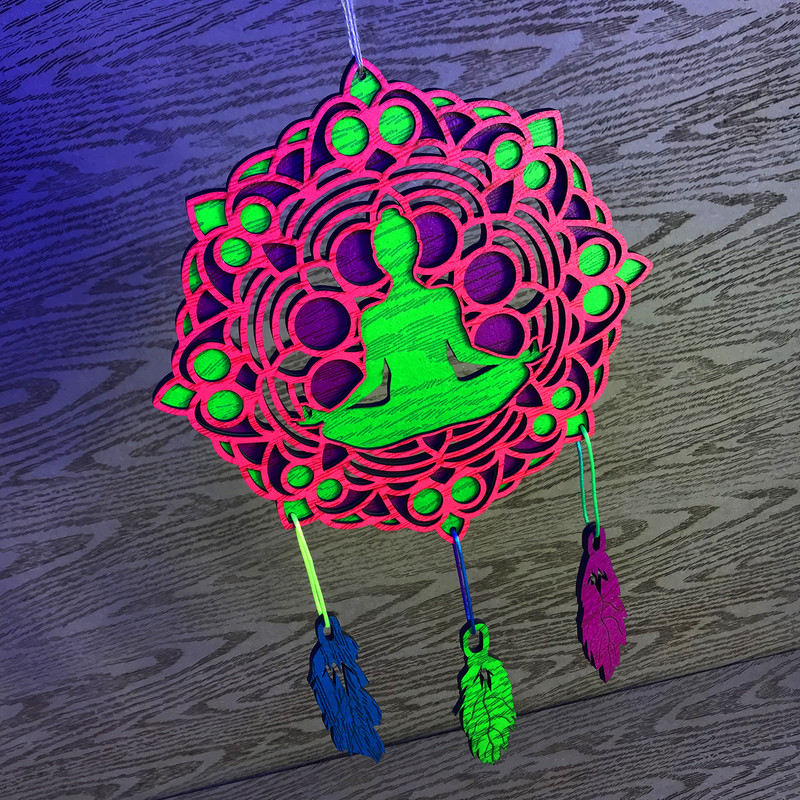 دیوارکوب زیروبم مدل سه بعدی بلک لایت طرح مدیتیشن