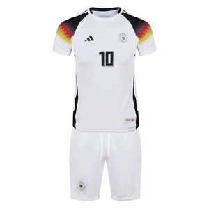 نقد و بررسی ست تی شرت و شلوارک ورزشی پسرانه مدل تیم ملی آلمان یورو 2024 توسط خریداران