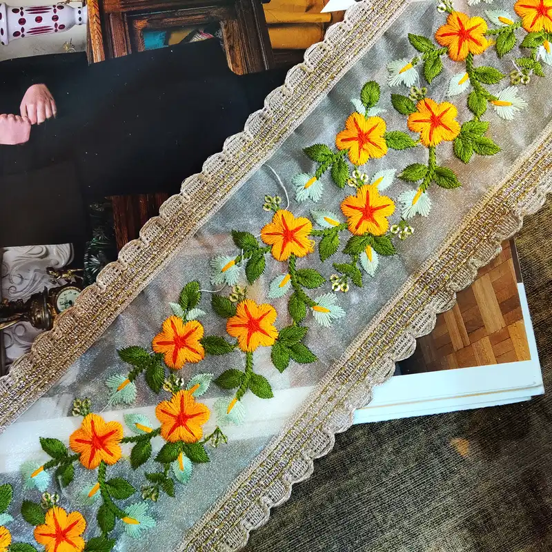 نوار یراق مدل گلدوزی سرمه طرح شکوفه D طول 1 متر