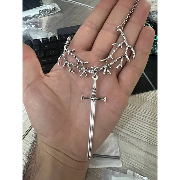 گردنبند مدل بال و شمشیر هری پاتر کد 9452196 گردنبند مدل بال و شمشیر هری پاتر کد 9452196