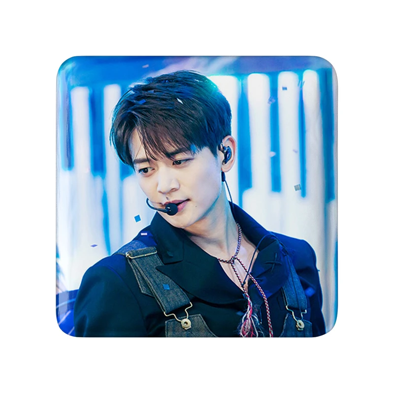 مگنت خندالو طرح مینهو گروه شاینی Shinee  مدل مربعی کد 21341