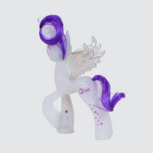 فیگور مدل اسب تک شاخ بالدار چراغدار A3