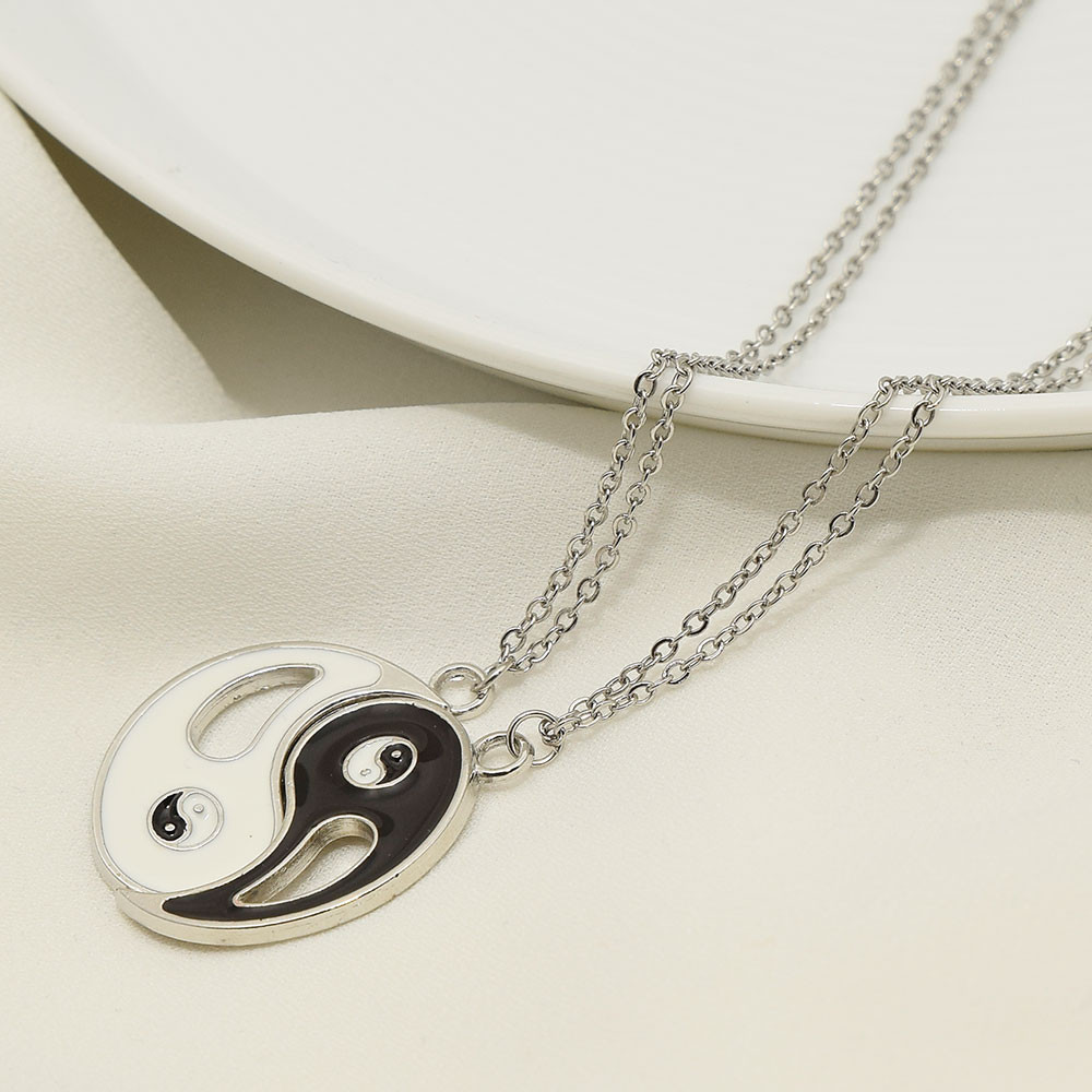 گردنبند دخترانه دلنار گالری مدل کاپلی مکمل یینگ و یانگ مجموعه 2 عددی