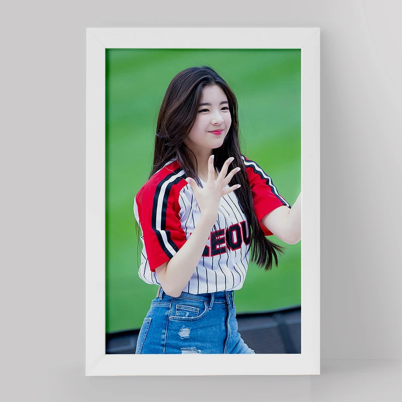 تابلو خندالو مدل لیا گروه ایتزی ITZY کد 20190