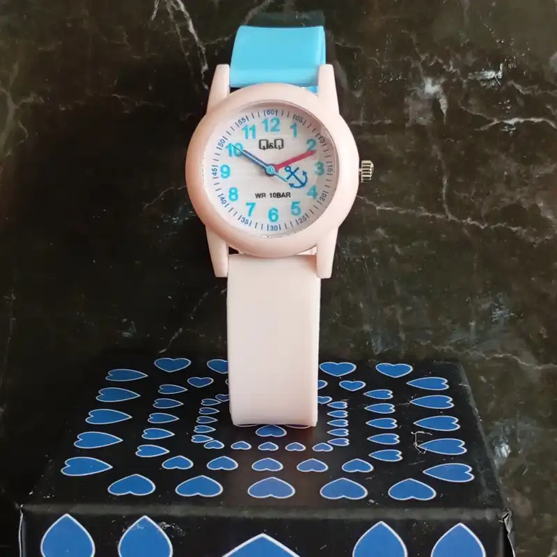 ساعت مچی عقربه ای بچگانه کیو اند کیو مدل VP34J062Y-23