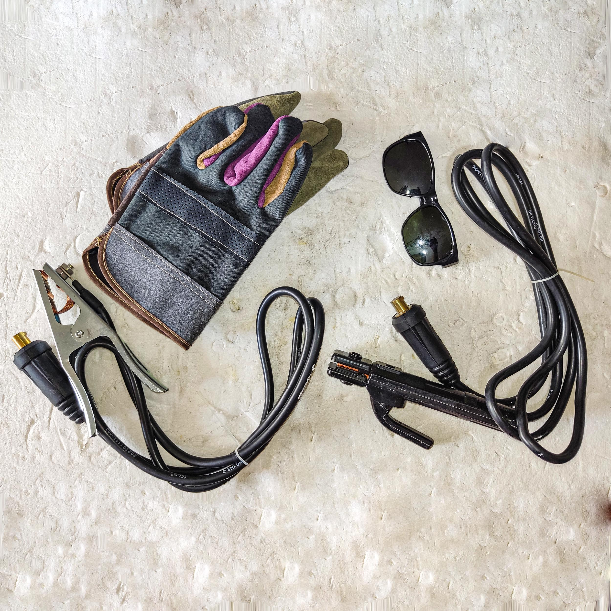 اینورتر جوشکاری 200 آمپر تیوان مدل PREMIUM QUALITY 200 G