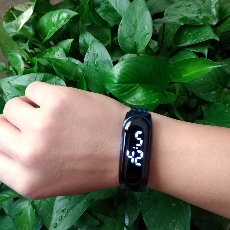 ساعت مچی دیجیتال مدل مگنتی کپسولی کد 25