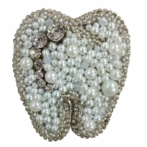 گل سینه زنانه طرح دندان کد 01