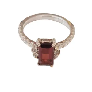 انگشتر نقره زنانه مدل سنگ گارنت