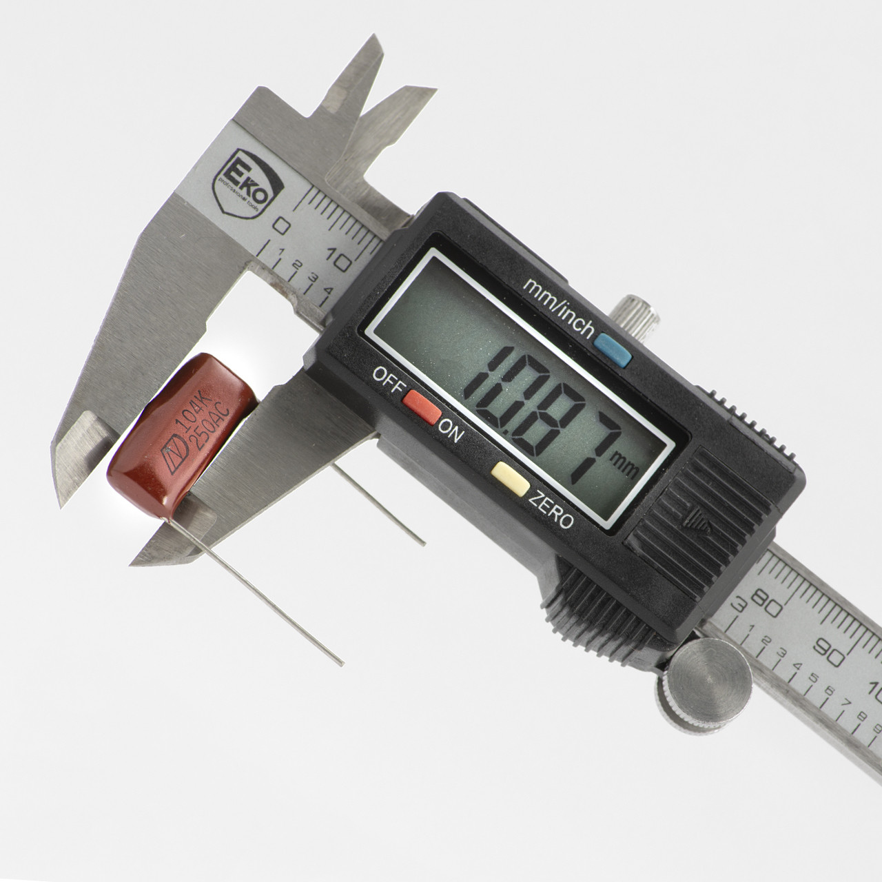 خازن پلی استر 100 نانو فاراد مدل 104j AC بسته 10 عددی