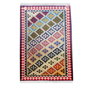 گلیم دستباف چهارمتری طرح لوزی مدل AA82