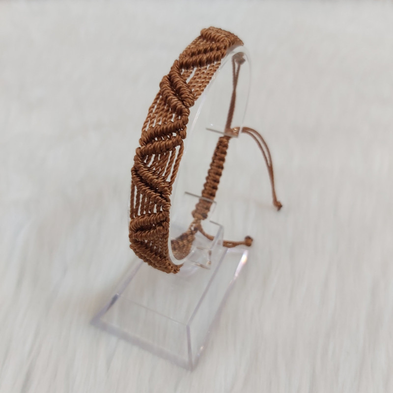 دستبند دخترانه مدل حصیری طرح بافت کد baf110 دستبند دخترانه مدل حصیری طرح بافت کد baf110