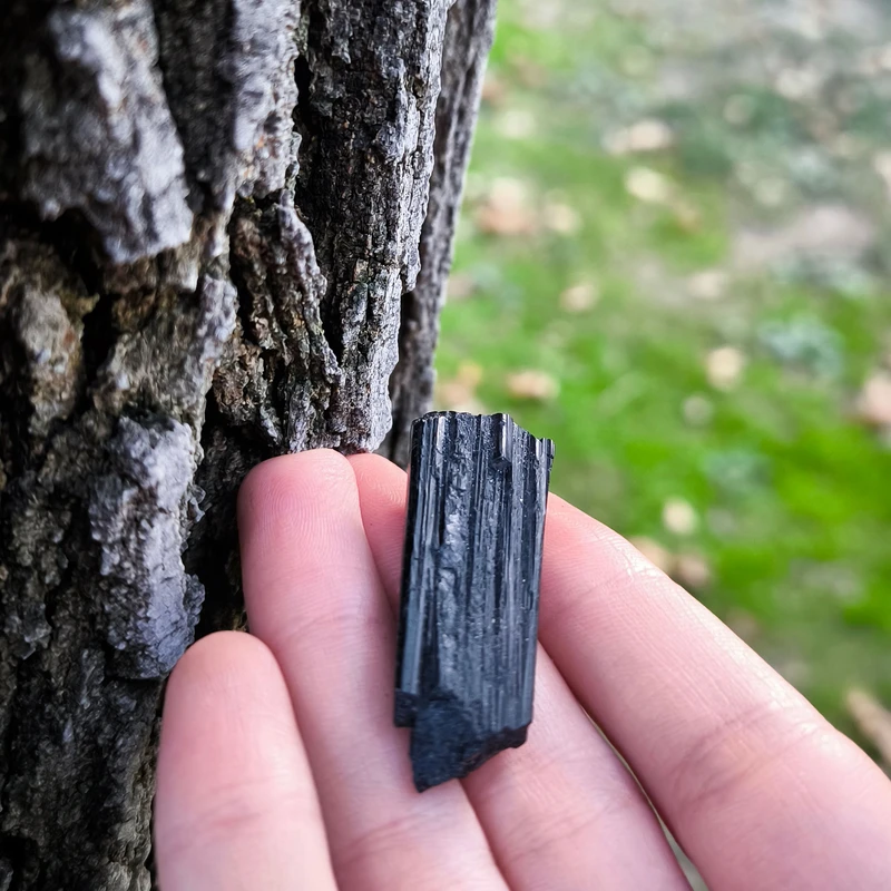 عکس شماره 2 : سنگ راف مدل تورمالین کد 141