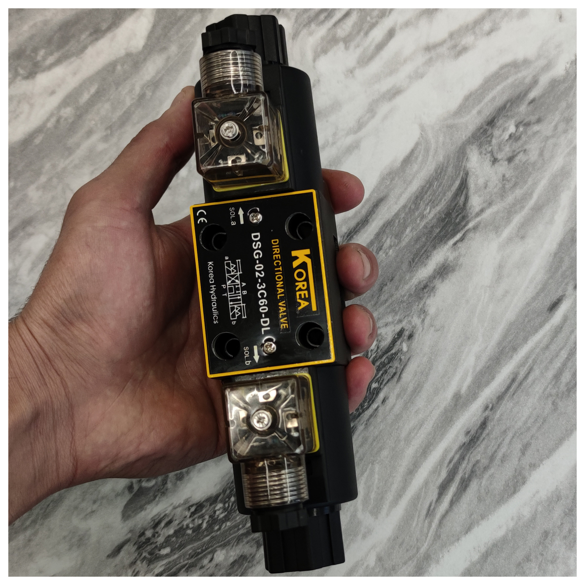 شیر برقی هیدرولیک کره مدل DSG-02-3C60-220V شیر برقی هیدرولیک کره مدل DSG-02-3C60-220V