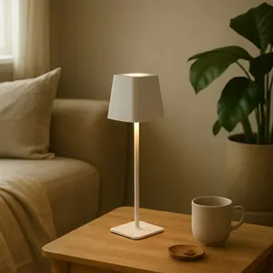 آباژور رومیزی مدل شارژی کیوب