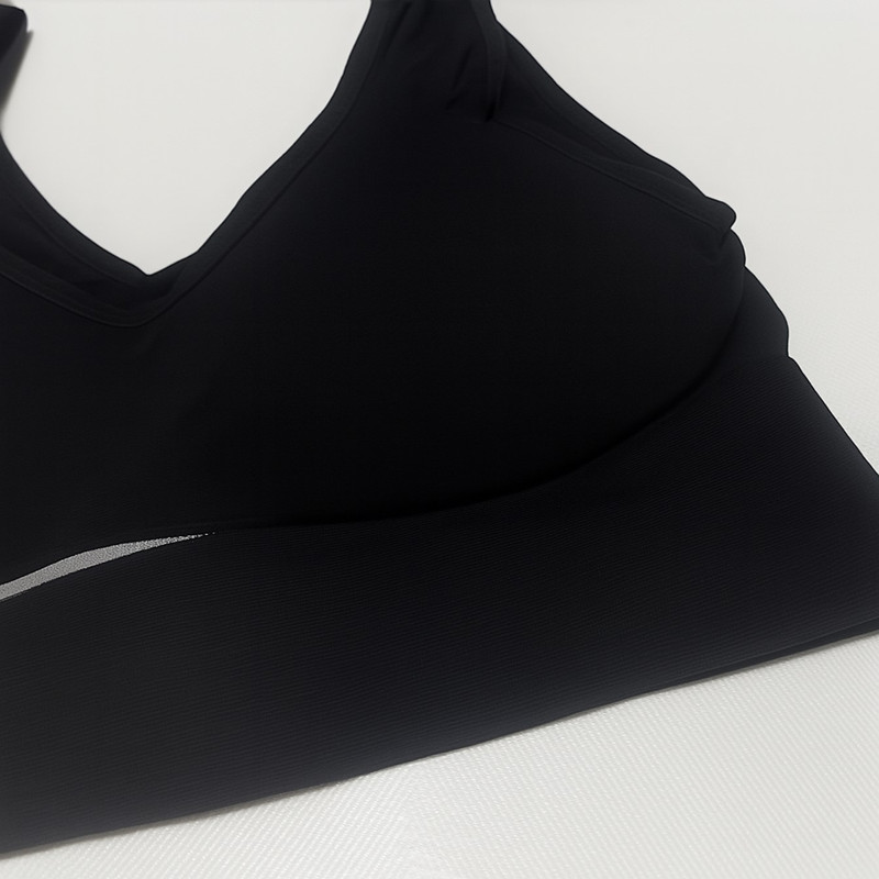 ست نیم تنه و شورت ورزشی زنانه مدل BodyTone 03
