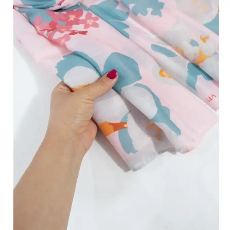 شال زنانه مدل نخی تابستونه طرح شکوفه بهار کد ana-2330