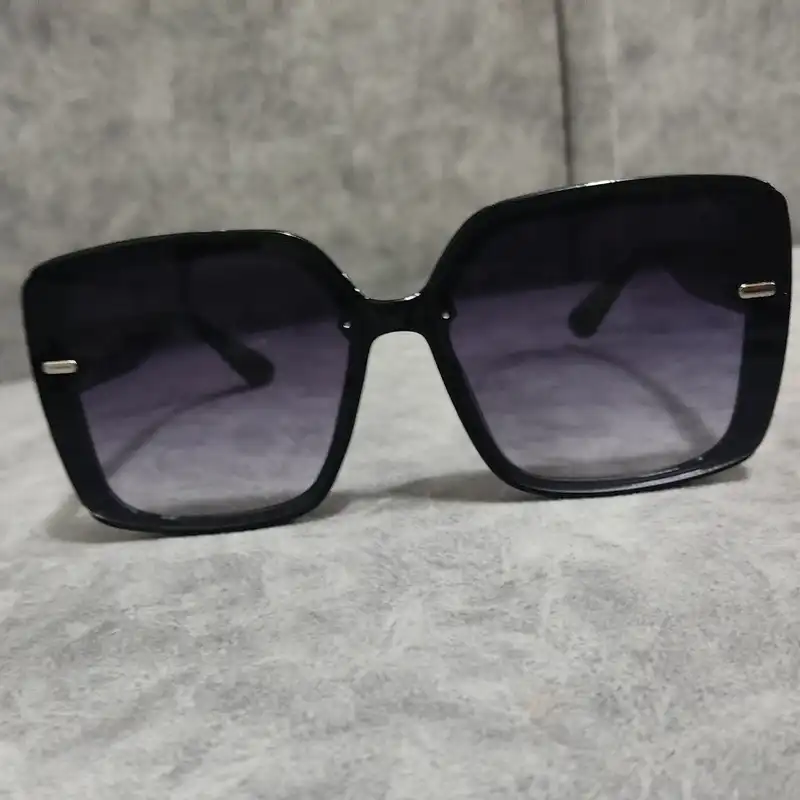 عینک آفتابی مدل خاص کد 83 UV400