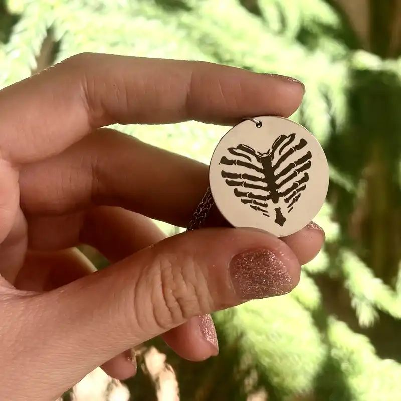 گردنبند زنانه مدل قلب و قفسه سینه