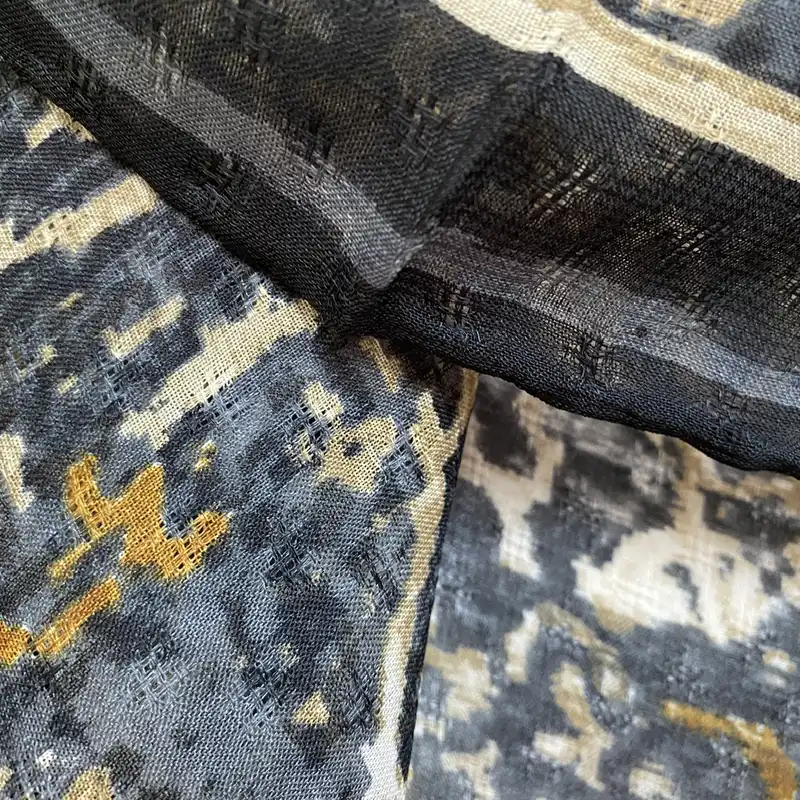 روسری زنانه مدل نخی گارزا ژاکارد دست دوز کد 03