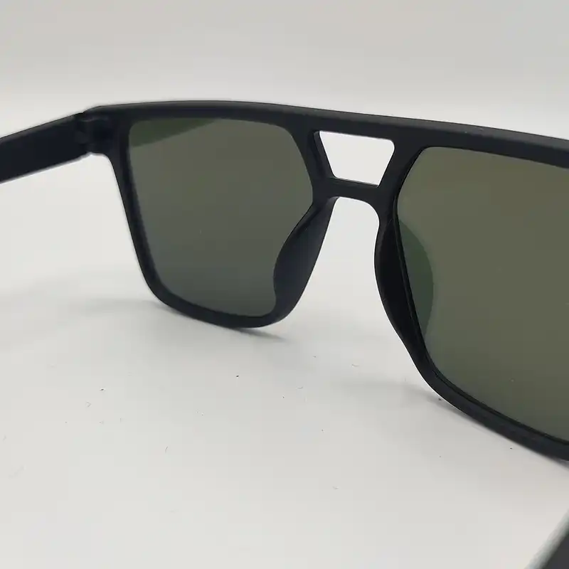 عینک آفتابی مدل Y1l0w-Xs1811