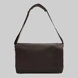 کیف اداری ال سی وایکیکی مدل LW 221