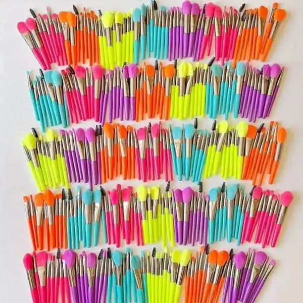 ست برس آرايشي مدل 01 مجموعه 8  عددي