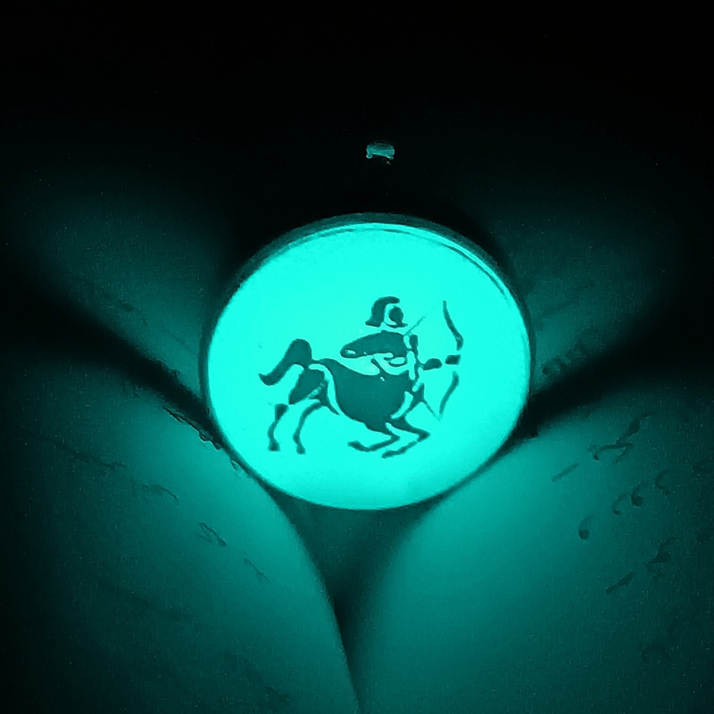 گردنبند مردانه مدل آذر ماه اسب با سیمای انسان شبتاب استیل گردنبند مردانه مدل آذر ماه اسب با سیمای انسان شبتاب استیل