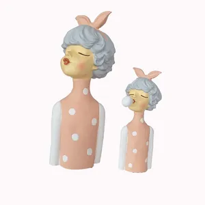 مجسمه مدل دختران آدامسی مجموعه دو عددی