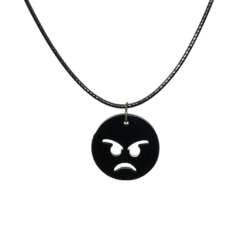 گردنبند دخترانه مدل ایموجی خشمگین