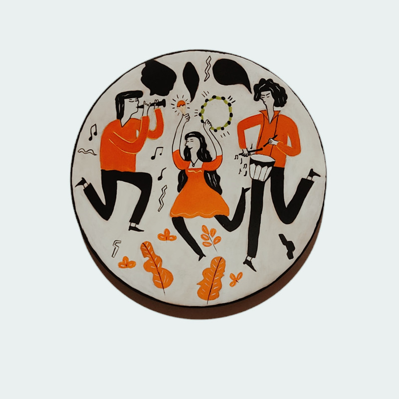 بشقاب دیوارکوب سفالی طرح نوازنده