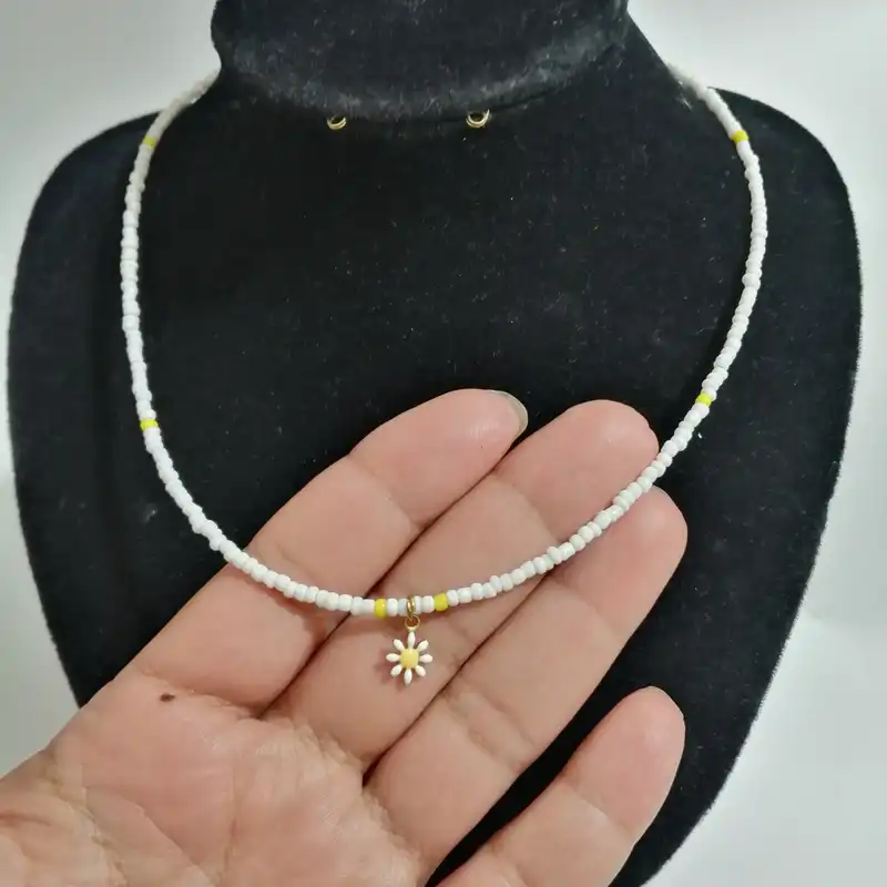 گردنبند زنانه مدل منجوق بابونه