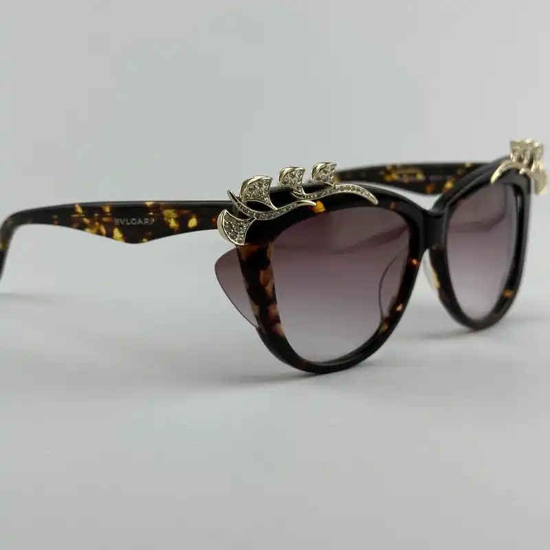 عینک آفتابی زنانه بولگاری مدل Bv8139B Br6