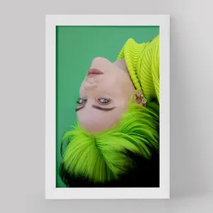 تابلو خندالو مدل بیلی آیلیش Billie Eilish کد 19129