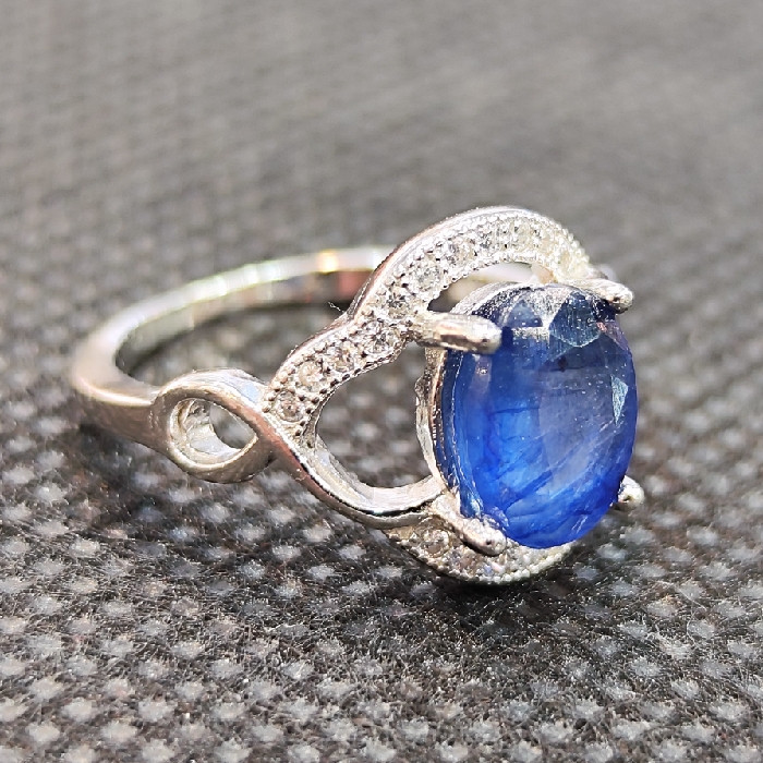 انگشتر نقره زنانه مدل سنگ یاقوت کبود آفریقایی کد 233